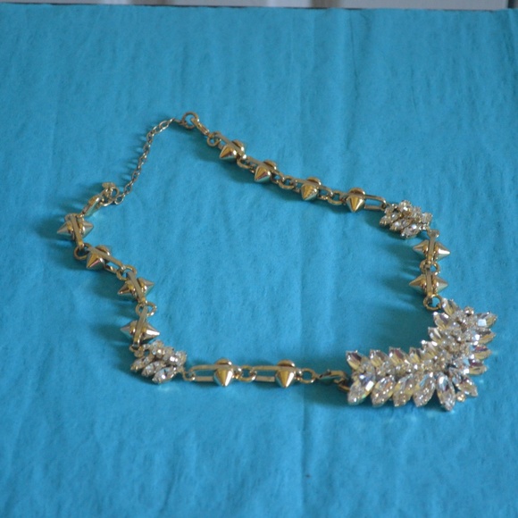 CAbi Style #2001 Laurel Wreath Necklace - Picture 3 of 4
